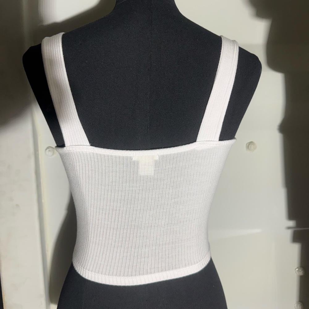 Bozzolo White Ribbed V-Neck Tank Top - Picture 2 of 3